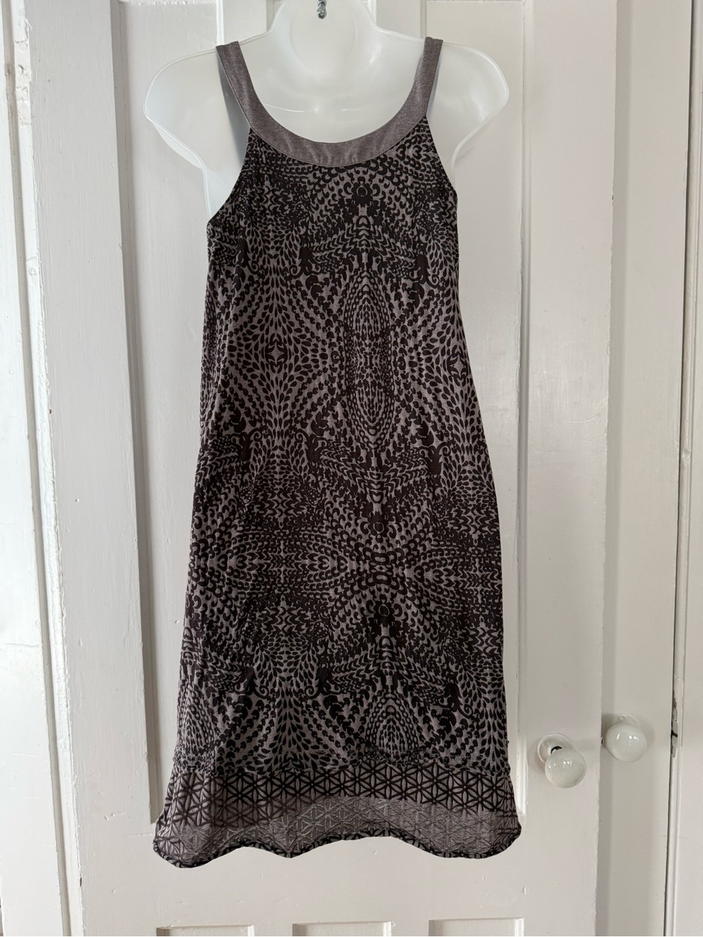 Athleta Gray Patterned Sleeveless Dress